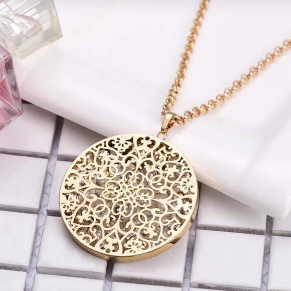 Jewelry - Gold Long Pendant Necklace With Crystals